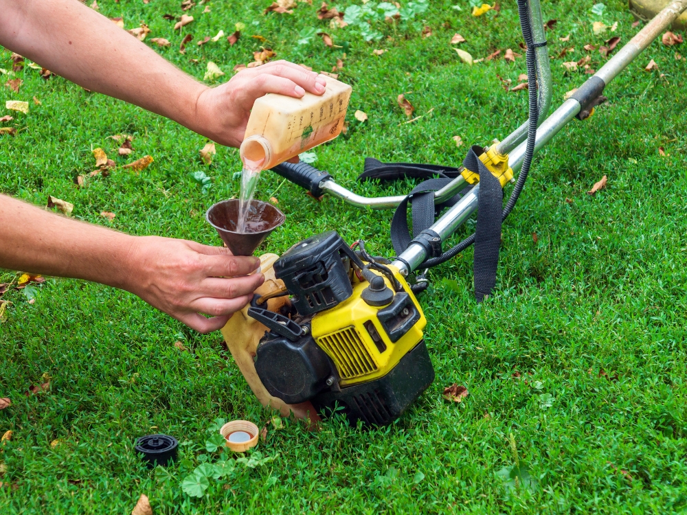 máy cắt cỏ bị sặc xăng