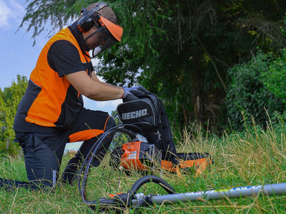 máy cắt cỏ cần mềm